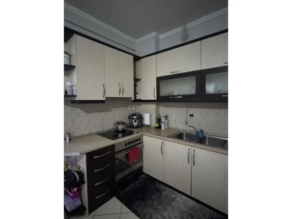 Tirane, shitet apartament 1+1 Kati 10, 74 m² 85.000 € (Astir)