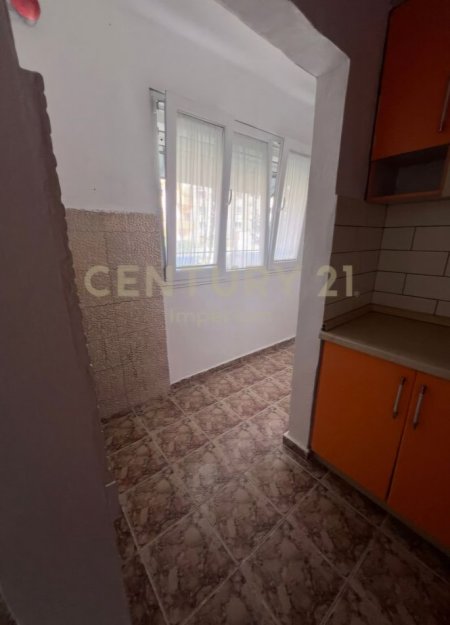 Tirane, shitet apartament 1+1 Kati 1, 64 m² 70.000 € (Kombinat)