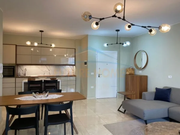 Tirane, jap me qera apartament 2+1 Kati 4, 98 m² 850 € (Liqeni i Thate)