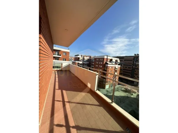 Tirane, jap me qera apartament 1+1 Kati 6, 62 m² 500 € (Unaza e Re)