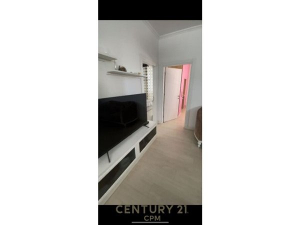 Tirane, shitet apartament 2+1 Kati 9, 85 m² 130.000 € (Stacioni i trenit)