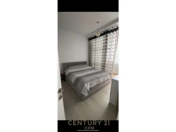 Tirane, shitet apartament 2+1 Kati 9, 85 m² 130.000 € (Stacioni i trenit)