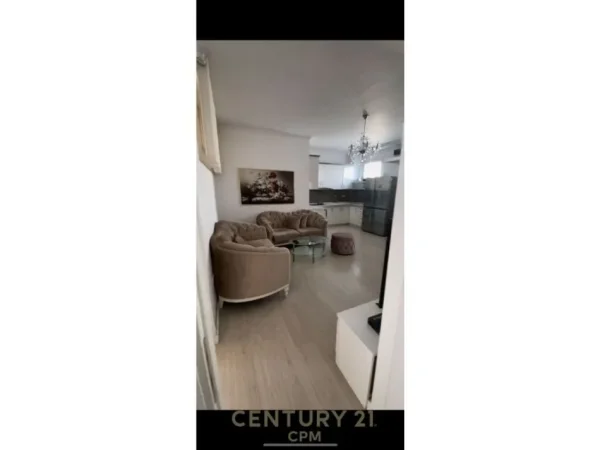Tirane, shitet apartament 2+1 Kati 9, 85 m² 130.000 € (Stacioni i trenit)