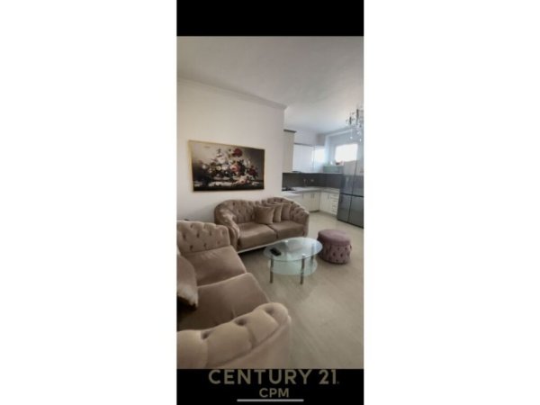 Tirane, shitet apartament 2+1 Kati 9, 85 m² 130.000 € (Stacioni i trenit)