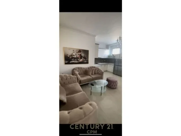 Tirane, shitet apartament 2+1 Kati 9, 85 m² 130.000 € (Stacioni i trenit)