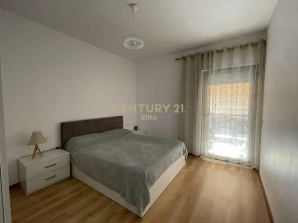 Tirane, jepet me qera apartament 1+1+Ballkon Kati 3, 75 m² 800 € (Delijorgji)