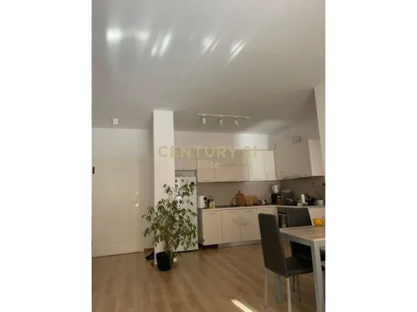 Tirane, jepet me qera apartament 1+1+Ballkon Kati 3, 75 m² 800 € (Delijorgji)