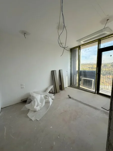 Tirane, jepet me qera ambjent biznesi Kati 2, 65 m² 800 € (Lake View)