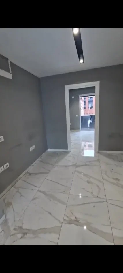 Tirane, jepet me qera ambjent biznesi Kati 2, 162 m² 1.800 € (Rruga Burgut, Kompleks Panorama)