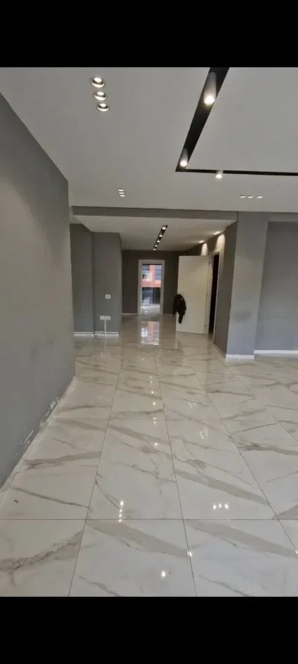 Tirane, jepet me qera ambjent biznesi Kati 2, 162 m² 1.800 € (Rruga Burgut, Kompleks Panorama)