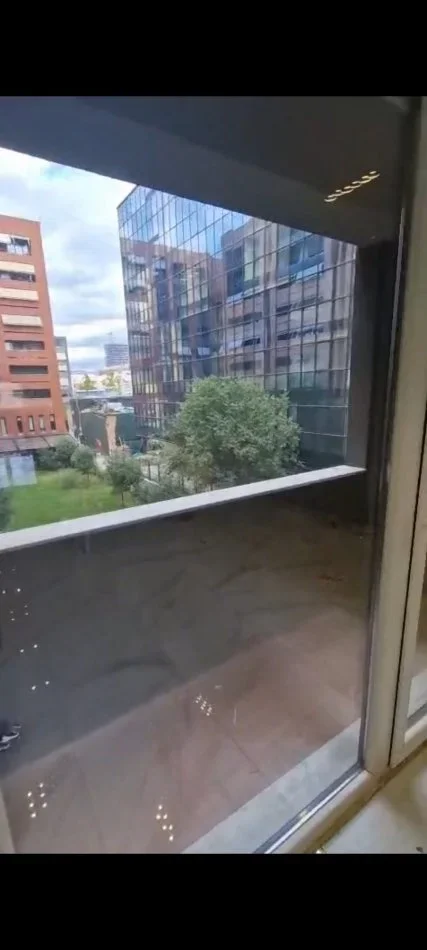 Tirane, jepet me qera ambjent biznesi Kati 2, 162 m² 1.800 € (Rruga Burgut, Kompleks Panorama)