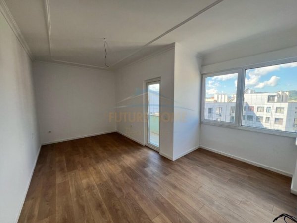 Tirane, jepet me qera apartament+verande | Penthouse 2+1+Ballkon Kati 9, 130 m² 1.500 € (Besim Alla)