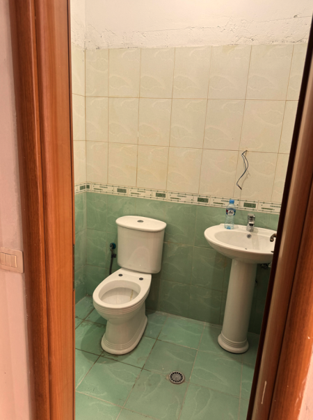 Tirane, shes apartament 3+1+Ballkon Kati 2, 132 m² 192.000 € (Kodra e Diellit)