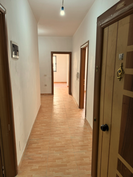 Tirane, shes apartament 3+1+Ballkon Kati 2, 132 m² 192.000 € (Kodra e Diellit)