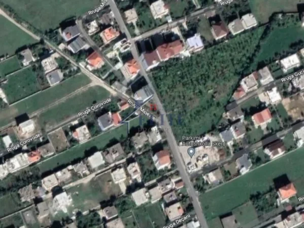 Tirane, shitet toke , 1.600 m² 80.000 € (Kamez)