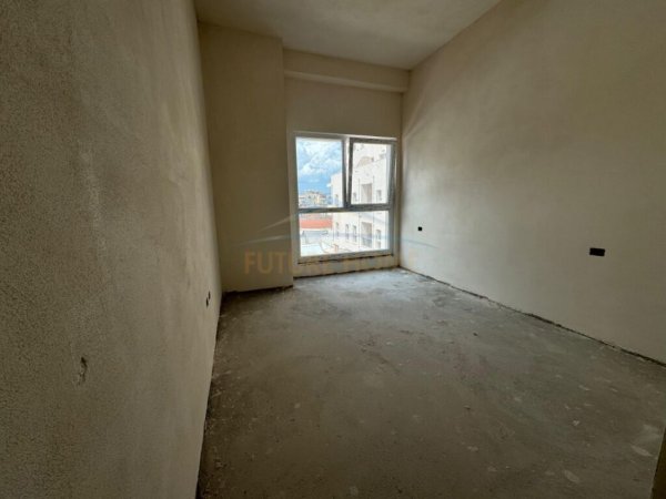 Tirane, shitet apartament 2+1+Aneks+Ballkon Kati 2, 117 m² 158.000 € (Rruga Dritan Hoxha)