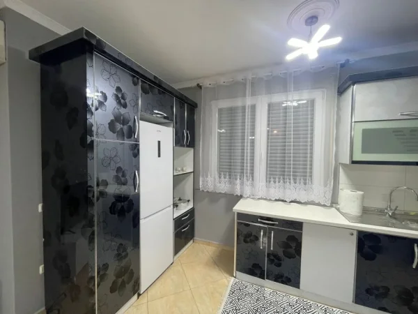 Tirane, jepet me qera apartament 2+1+Ballkon Kati 2, 110 m² 701 € (Don Bosko)