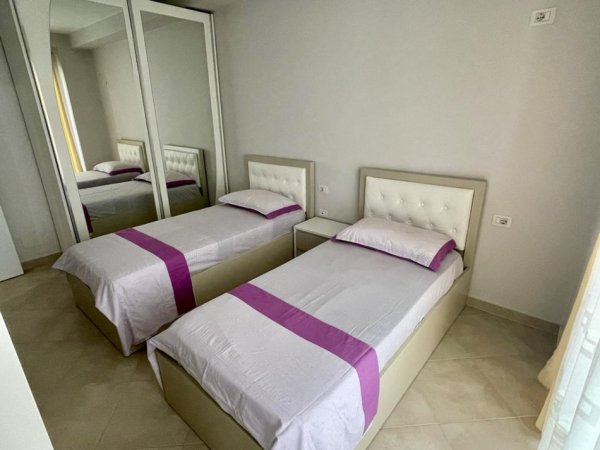 Tirane, jepet me qera apartament 2+1+Aneks+Ballkon Kati 3, 95 m² 700 € (Kodra e Diellit afer Qendres Eleonore)