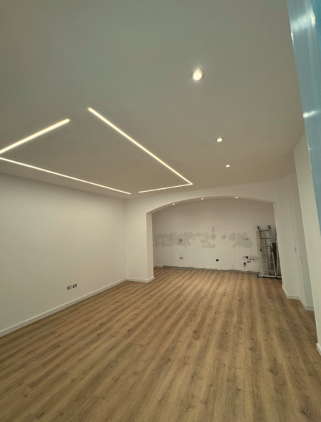 Tirane, jepet me qera apartament 2+1+Ballkon Kati 3, 104 m² 175.000 € (Kodra e Diellit)