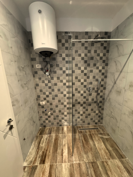 Tirane, jepet me qera apartament 2+1+Ballkon Kati 3, 104 m² 175.000 € (Kodra e Diellit)