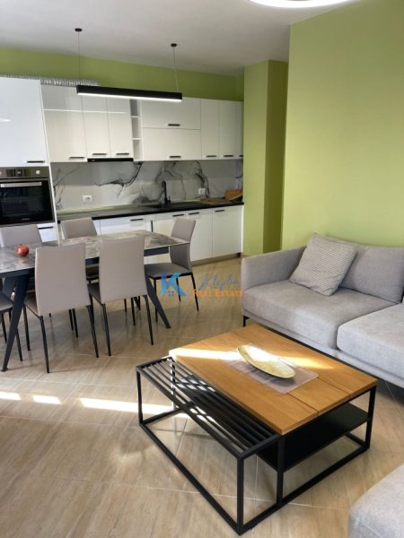 Tirane, jap me qera apartament 2+1+Ballkon Kati 6, 85 m² 700 € (Jordan Misja)