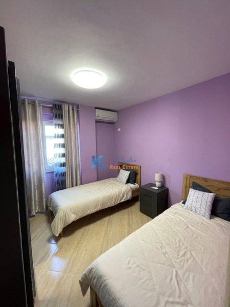 Tirane, jap me qera apartament 2+1+Ballkon Kati 6, 85 m² 700 € (Jordan Misja)