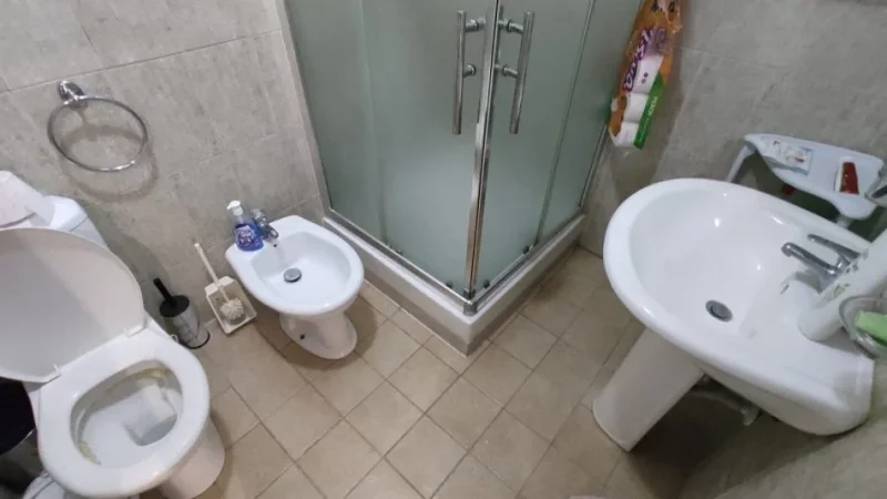 Tirane, jepet me qera apartament 1+1+Ballkon Kati 6, 80 m² 750 € (Rruga e Elbasanit)