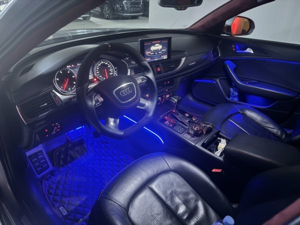 Tirane, shes makine Audi A6 Nafte, gri e erret automatik Kondicioner 240 km 12.000 €