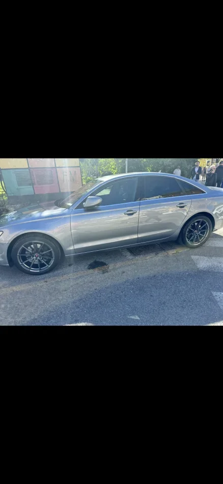 Tirane, shes makine Audi A6 Nafte, gri e erret automatik Kondicioner 240 km 12.000 €
