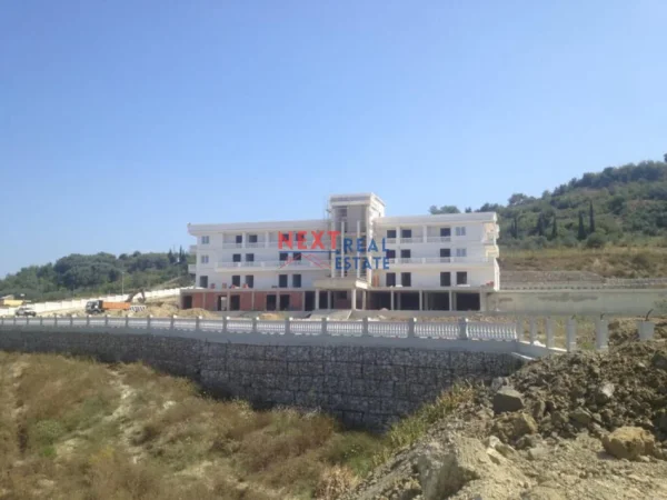 Tirane, shitet ambjent biznesi , 16.000 m² 3.200.000 € (TIRANE)