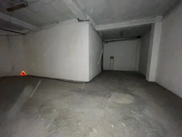 Tirane, jap me qera ambjent biznesi Kati -1, 180 m² (teodor keko)