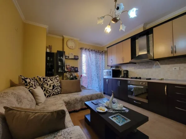 Tirane, jepet me qera apartament 2+1 Kati 8, 90 m² 400 € (Aleksandri i madh)