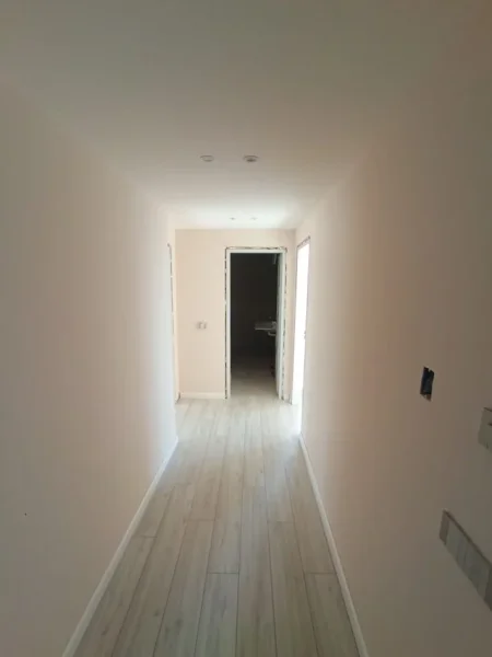 Tirane, jepet me qera ambjent biznesi Kati 7, 95 m² 1.350 € (Rruga e Kavajes)