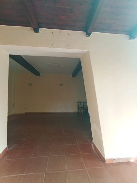 Tirane, shitet dyqan Kati 0, 48 m² 144.000 € (myslym shyri)