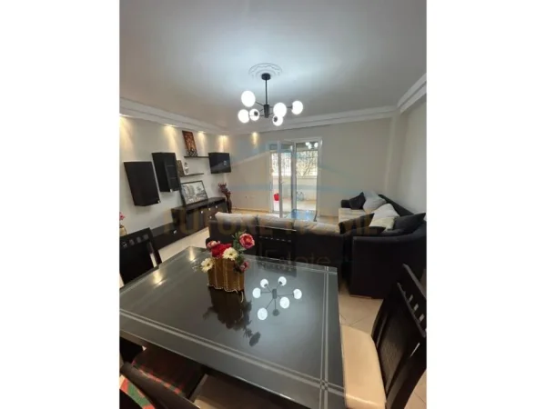 Tirane, shitet apartament 2+1+Ballkon Kati 1, 108 m² 127.000 € (Rr.Idriz Dollaku)