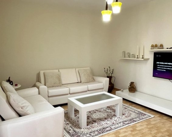 Tirane, jepet me qera apartament 1+1 , 64 m² 600 € (Myslym Shyri)