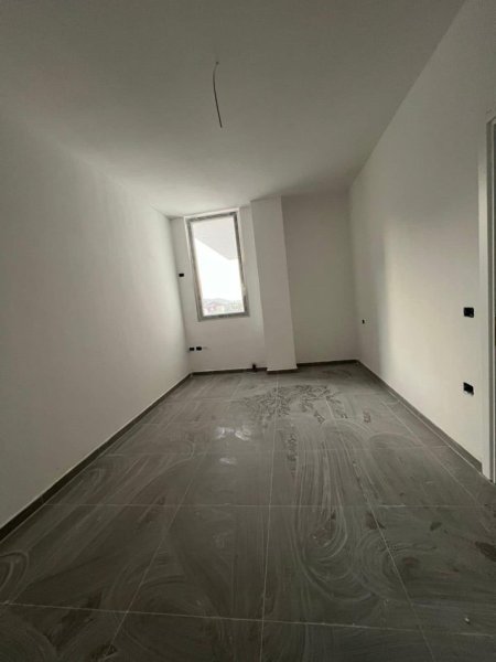 Tirane, shitet apartament 2+1 , 105 m² 136.000 € (Astir)