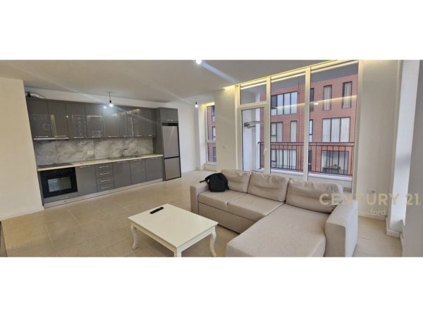 Tirane, jepet me qera apartament 2+1+Aneks+Ballkon Kati 2, 109 m² 650 € (Ish stacioni i trenit)