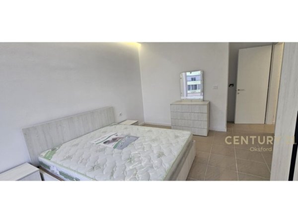 Tirane, jepet me qera apartament 2+1+Aneks+Ballkon Kati 2, 109 m² 650 € (Ish stacioni i trenit)