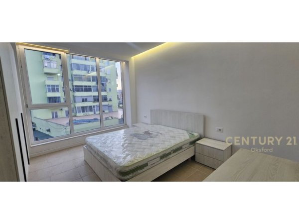 Tirane, jepet me qera apartament 2+1+Aneks+Ballkon Kati 2, 109 m² 650 € (Ish stacioni i trenit)