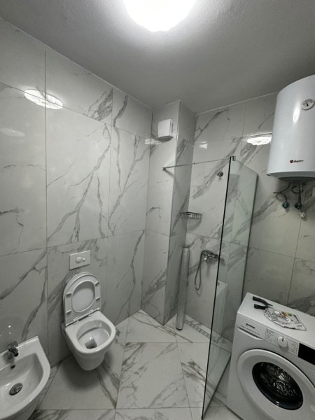 Tirane, jepet me qera apartament 1+1+Aneks+Ballkon Kati 3, 60 m² 500 € (Pazari Ri)