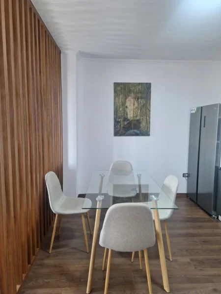 Tirane, jepet me qera apartament 2+1+Aneks+Ballkon Kati 5, 1 m² 700 € (DON BOSKO)