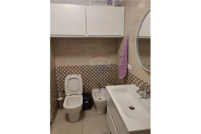 Tirane, jepet me qera apartament 2+1 Kati 3, 89 m² 550 € (Kopshti botanik)