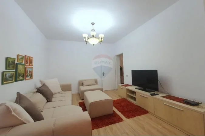 Tirane, jepet me qera apartament 2+1 Kati 4, 95 m² 700 € (Rruga e durrsit)