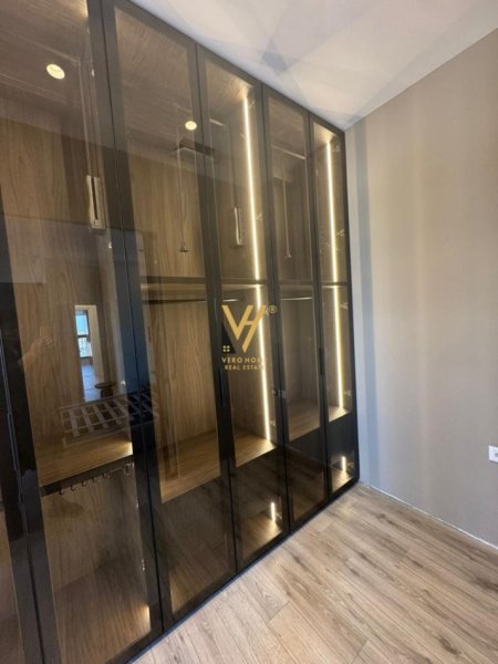 Tirane, jepet me qera apartament 2+1+Ballkon , 114 m² 1.500 € (GARDEN BUILDING)