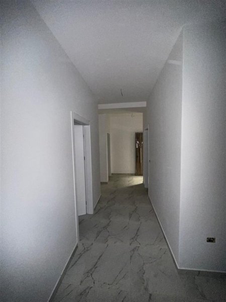 Tirane, jepet me qera apartament 2+1 Kati 7, 101 m² 700 € (Ish Fusha e Aviacionit)