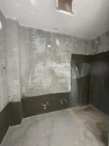 Tirane, shitet apartament 3+1+Ballkon Kati 4, 188 m² 525.500 € (Lake View Residence )