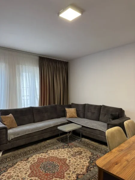 Tirane, jepet me qera apartament 1+1+Ballkon Kati 5, 70 m² 550 € (Rruga 5 Maj , prapa concord center)