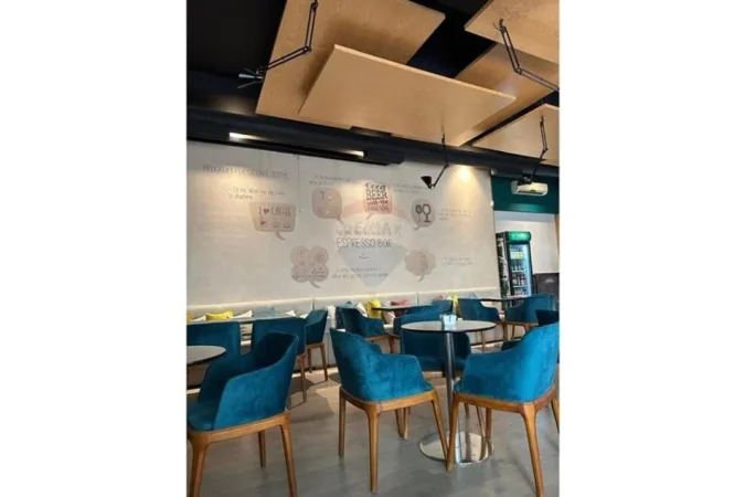 Tirane, shitet lokal Kati 0, 74 m² 135.000 € (21 Dhjetori, Shqipëri)