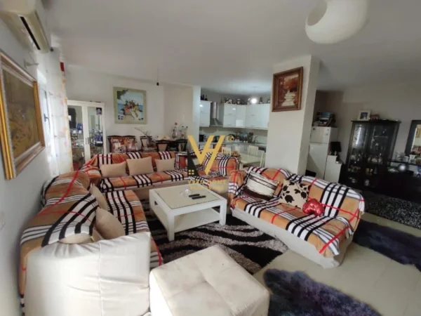 Tirane, shitet apartament 3+1+Ballkon Kati 6, 162 m² 220.000 € (FRESK)
